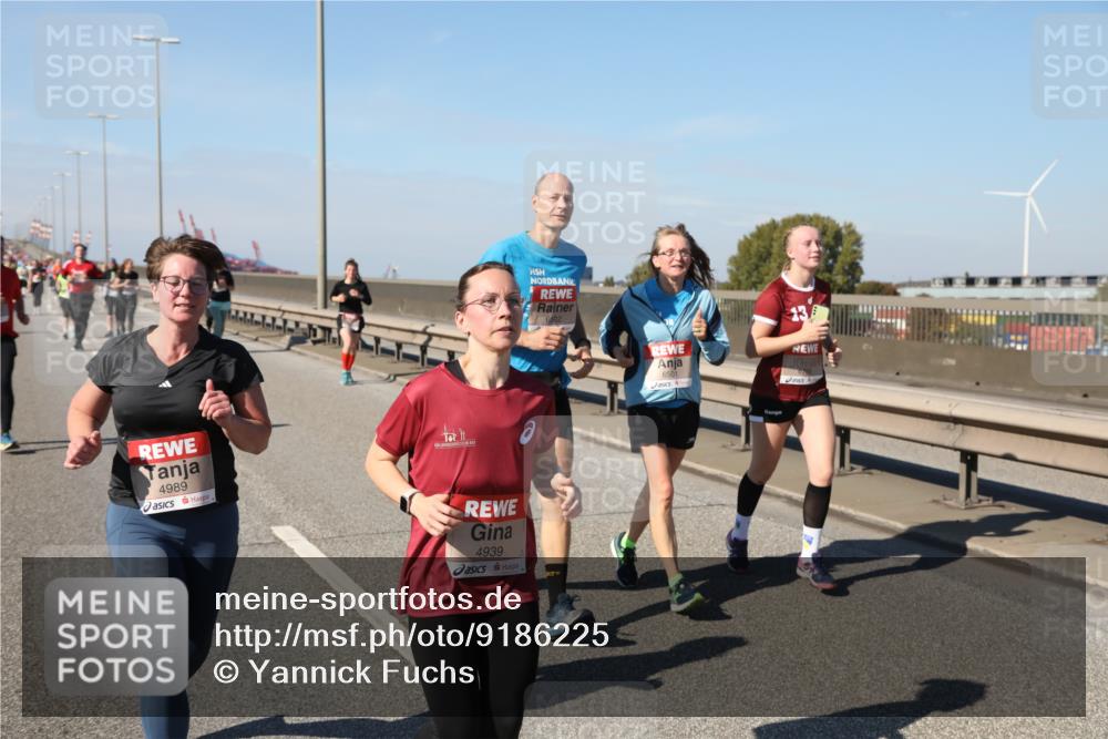 03.10.2025 - Köhlbrandbrückenlauf Yannick Fuchs http://msf.ph/oto/9186225 03.10.2025 12:05:28 Position 3 4989, 4939, 13, 6501 meine-sportfotos.de