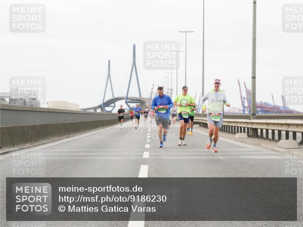 03.10.2025 - Köhlbrandbrückenlauf Matties Gatica Varas http://msf.ph/oto/9186230 03.10.2025 15:45:27 Position 3  meine-sportfotos.de