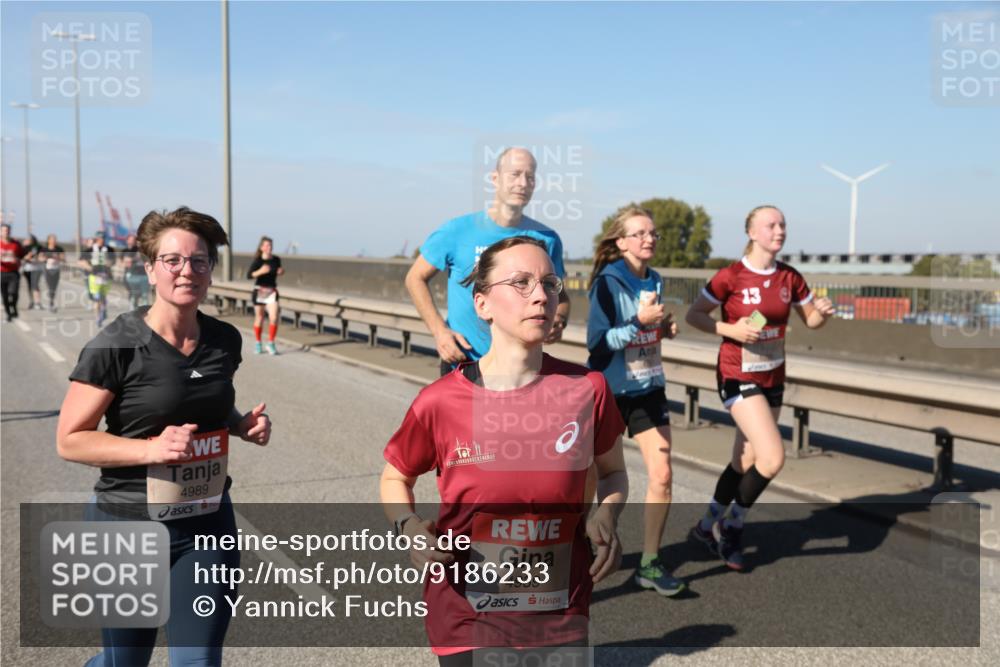 03.10.2025 - Köhlbrandbrückenlauf Yannick Fuchs http://msf.ph/oto/9186233 03.10.2025 12:05:28 Position 3 4989, 4939 meine-sportfotos.de
