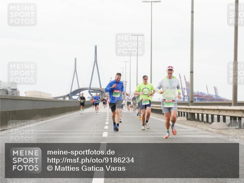 03.10.2025 - Köhlbrandbrückenlauf Matties Gatica Varas http://msf.ph/oto/9186234 03.10.2025 15:45:28 Position 3  meine-sportfotos.de