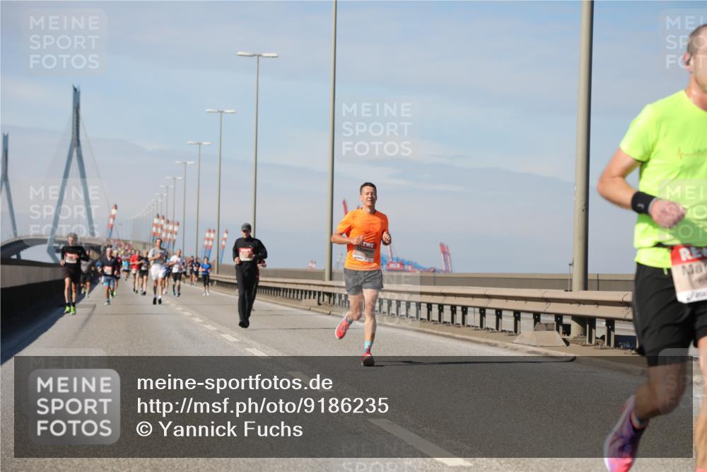 03.10.2025 - Köhlbrandbrückenlauf Yannick Fuchs http://msf.ph/oto/9186235 03.10.2025 11:44:20 Position 3  meine-sportfotos.de