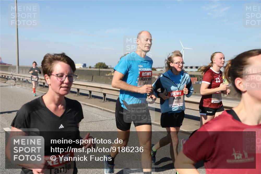 03.10.2025 - Köhlbrandbrückenlauf Yannick Fuchs http://msf.ph/oto/9186236 03.10.2025 12:05:29 Position 3 6502, 6501 meine-sportfotos.de