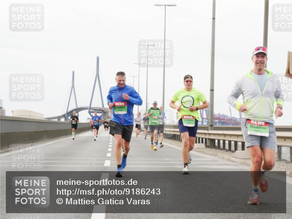 03.10.2025 - Köhlbrandbrückenlauf Matties Gatica Varas http://msf.ph/oto/9186243 03.10.2025 15:45:30 Position 3 7282, 9491 meine-sportfotos.de