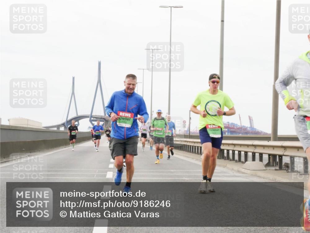 03.10.2025 - Köhlbrandbrückenlauf Matties Gatica Varas http://msf.ph/oto/9186246 03.10.2025 15:45:30 Position 3 7282, 091 meine-sportfotos.de
