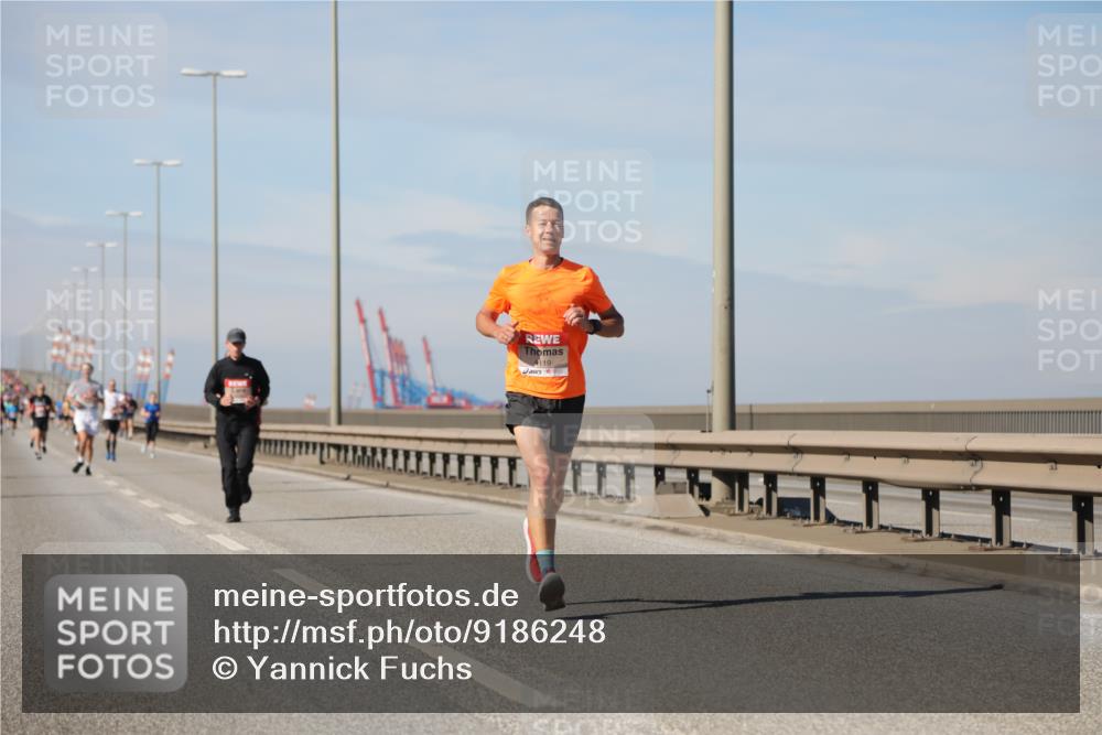 03.10.2025 - Köhlbrandbrückenlauf Yannick Fuchs http://msf.ph/oto/9186248 03.10.2025 11:44:22 Position 3 4119 meine-sportfotos.de