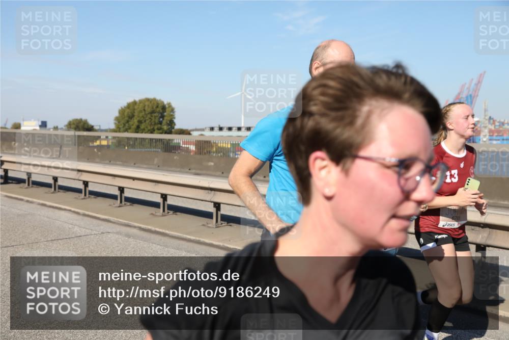 03.10.2025 - Köhlbrandbrückenlauf Yannick Fuchs http://msf.ph/oto/9186249 03.10.2025 12:05:29 Position 3 13, 6768 meine-sportfotos.de
