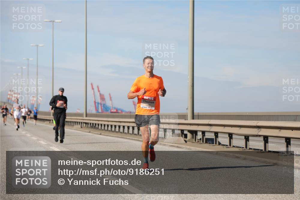 03.10.2025 - Köhlbrandbrückenlauf Yannick Fuchs http://msf.ph/oto/9186251 03.10.2025 11:44:22 Position 3 4119 meine-sportfotos.de