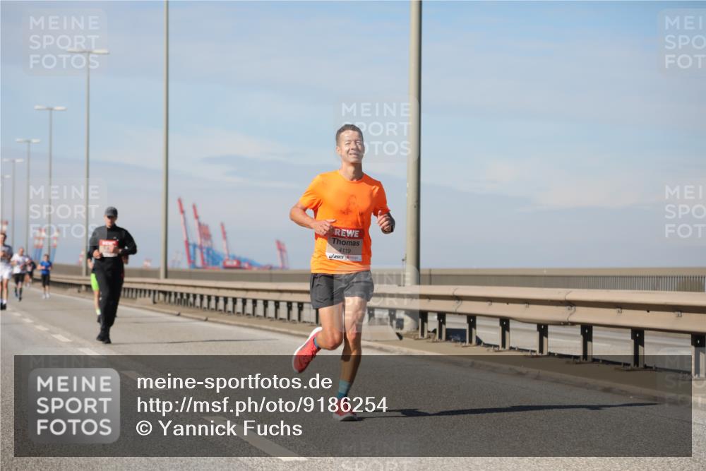 03.10.2025 - Köhlbrandbrückenlauf Yannick Fuchs http://msf.ph/oto/9186254 03.10.2025 11:44:22 Position 3 4119 meine-sportfotos.de