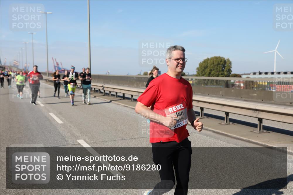 03.10.2025 - Köhlbrandbrückenlauf Yannick Fuchs http://msf.ph/oto/9186280 03.10.2025 12:05:31 Position 3 4910 meine-sportfotos.de