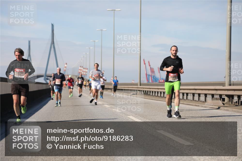 03.10.2025 - Köhlbrandbrückenlauf Yannick Fuchs http://msf.ph/oto/9186283 03.10.2025 11:44:28 Position 3  meine-sportfotos.de