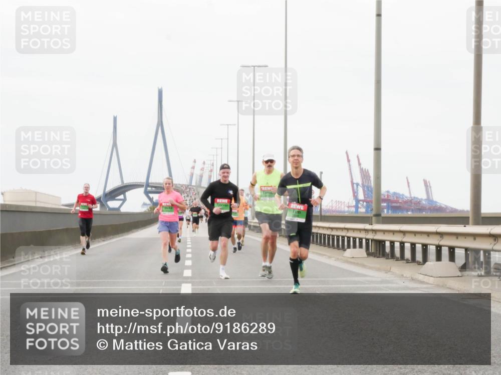 03.10.2025 - Köhlbrandbrückenlauf Matties Gatica Varas http://msf.ph/oto/9186289 03.10.2025 15:45:51 Position 3  meine-sportfotos.de