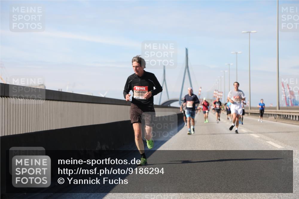 03.10.2025 - Köhlbrandbrückenlauf Yannick Fuchs http://msf.ph/oto/9186294 03.10.2025 11:44:29 Position 3 4164 meine-sportfotos.de