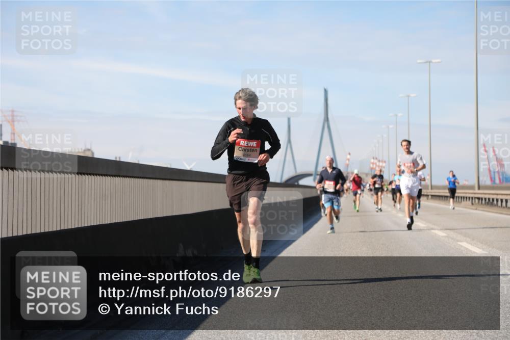 03.10.2025 - Köhlbrandbrückenlauf Yannick Fuchs http://msf.ph/oto/9186297 03.10.2025 11:44:29 Position 3 4164 meine-sportfotos.de