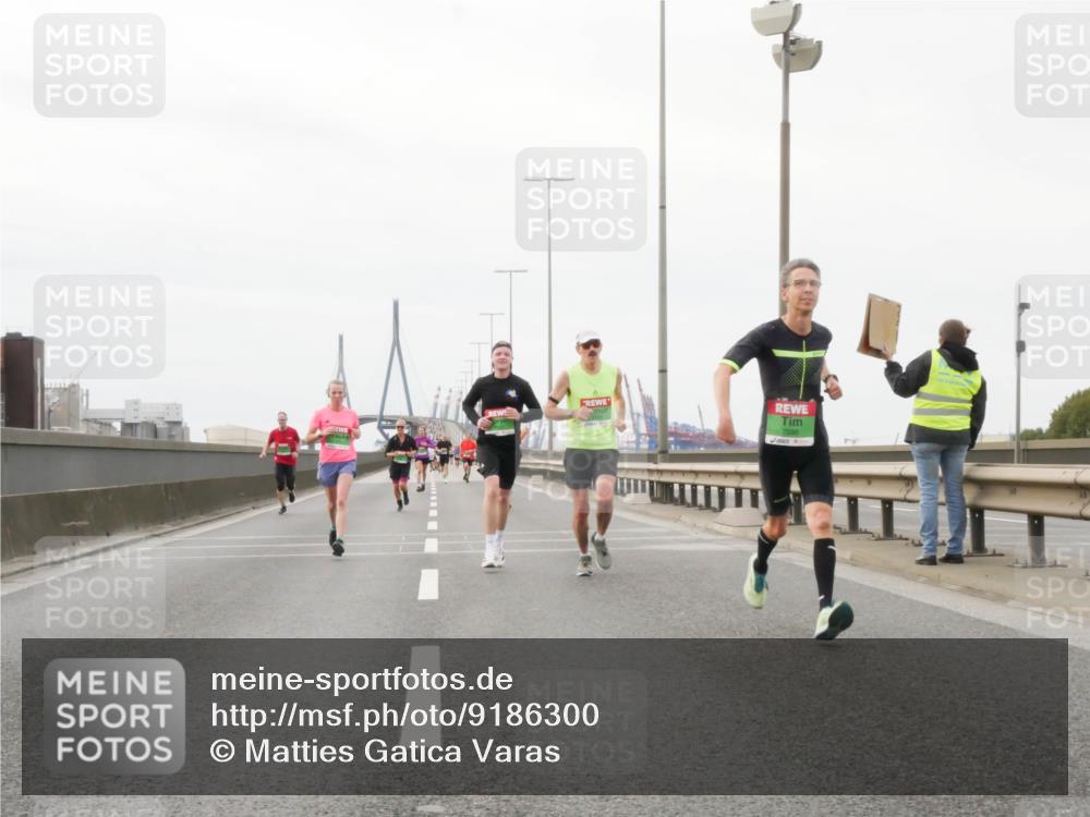 03.10.2025 - Köhlbrandbrückenlauf Matties Gatica Varas http://msf.ph/oto/9186300 03.10.2025 15:45:53 Position 3 7598 meine-sportfotos.de