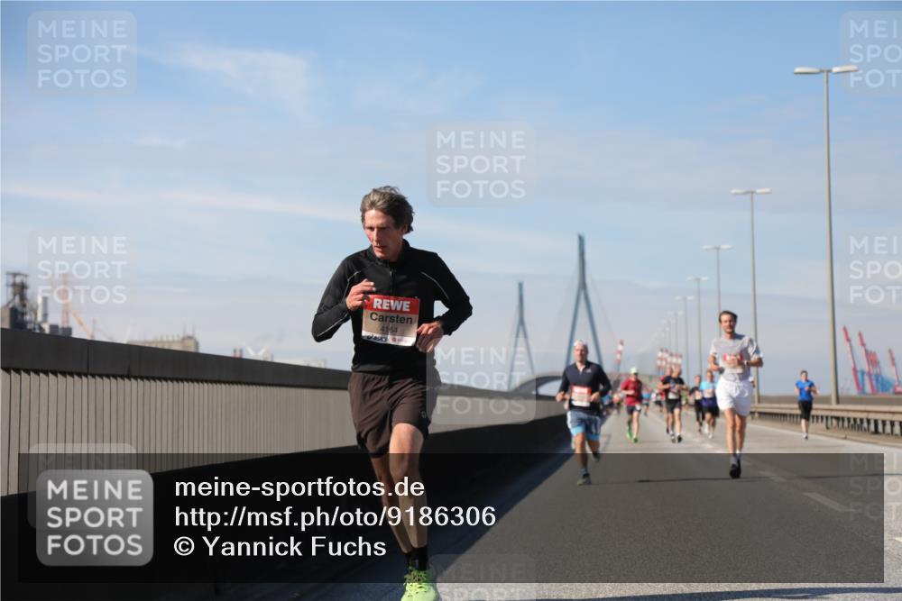 03.10.2025 - Köhlbrandbrückenlauf Yannick Fuchs http://msf.ph/oto/9186306 03.10.2025 11:44:30 Position 3 4164 meine-sportfotos.de