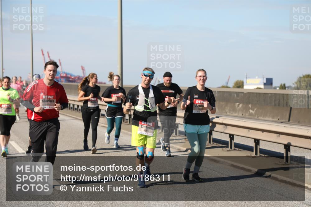 03.10.2025 - Köhlbrandbrückenlauf Yannick Fuchs http://msf.ph/oto/9186311 03.10.2025 12:05:33 Position 3 6075, 4245, 5610 meine-sportfotos.de
