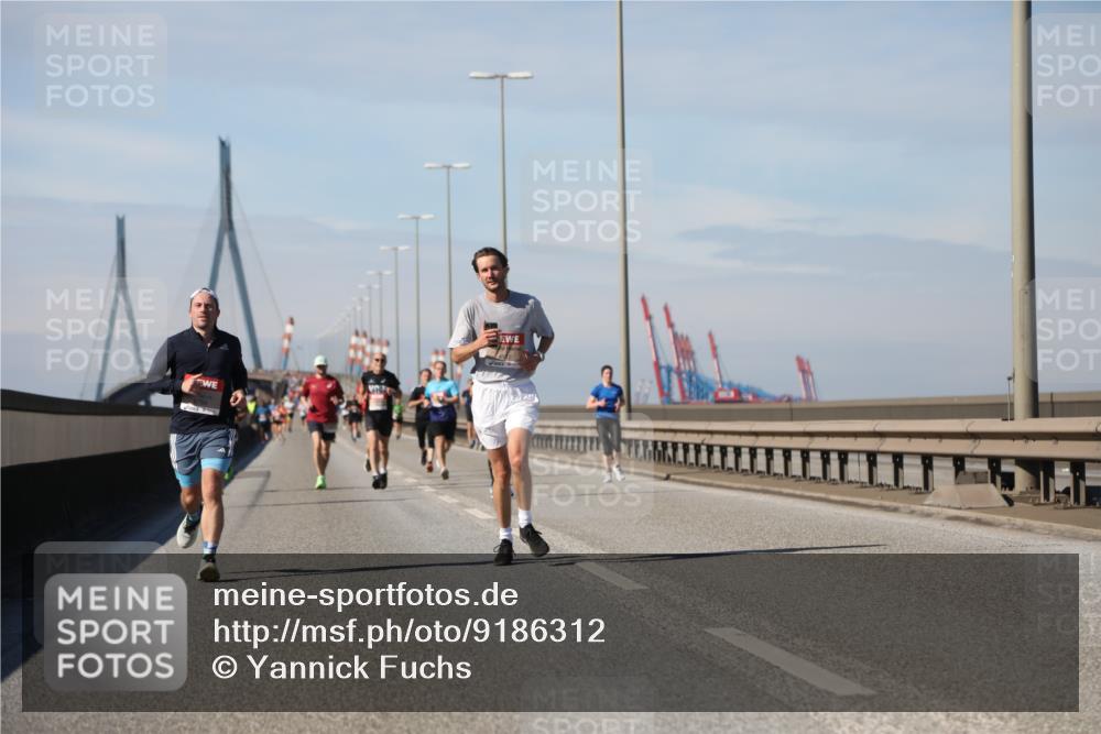 03.10.2025 - Köhlbrandbrückenlauf Yannick Fuchs http://msf.ph/oto/9186312 03.10.2025 11:44:31 Position 3  meine-sportfotos.de