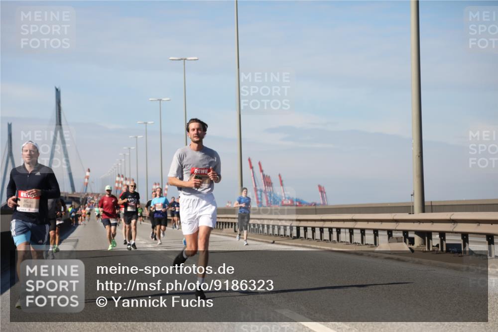 03.10.2025 - Köhlbrandbrückenlauf Yannick Fuchs http://msf.ph/oto/9186323 03.10.2025 11:44:32 Position 3 6754 meine-sportfotos.de