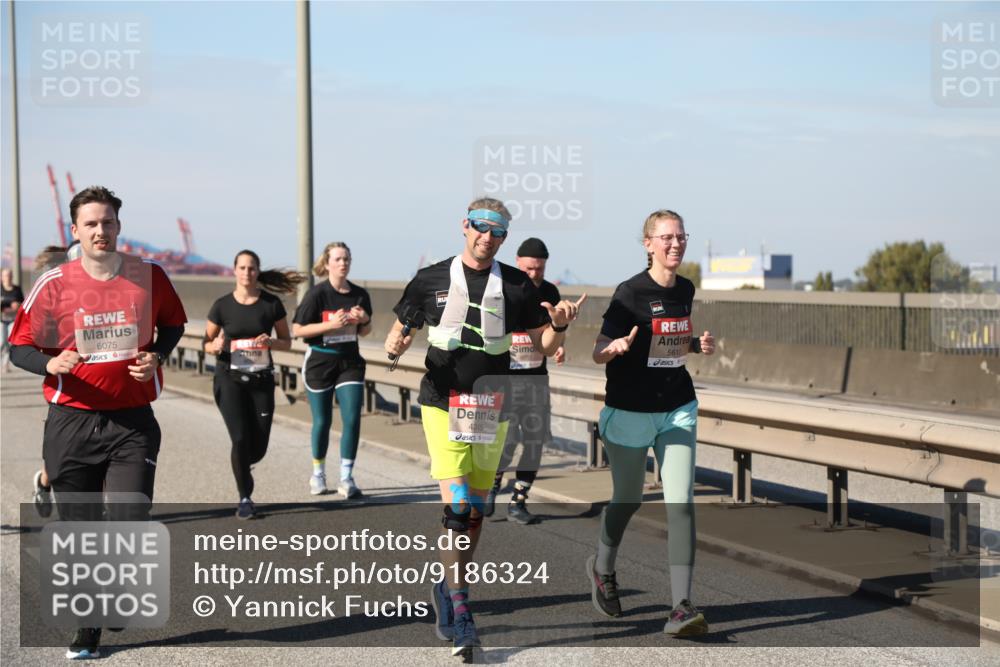 03.10.2025 - Köhlbrandbrückenlauf Yannick Fuchs http://msf.ph/oto/9186324 03.10.2025 12:05:34 Position 3 6075, 4245, 5610 meine-sportfotos.de