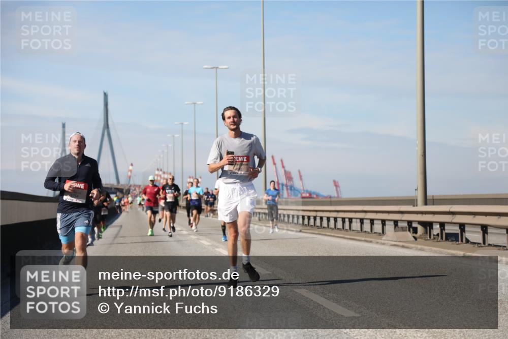 03.10.2025 - Köhlbrandbrückenlauf Yannick Fuchs http://msf.ph/oto/9186329 03.10.2025 11:44:32 Position 3 6754 meine-sportfotos.de