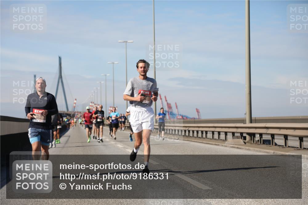 03.10.2025 - Köhlbrandbrückenlauf Yannick Fuchs http://msf.ph/oto/9186331 03.10.2025 11:44:32 Position 3 6754 meine-sportfotos.de