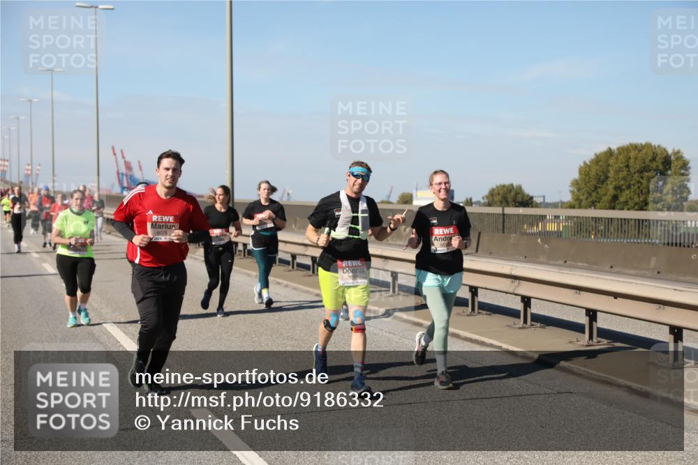 03.10.2025 - Köhlbrandbrückenlauf Yannick Fuchs http://msf.ph/oto/9186332 03.10.2025 12:05:34 Position 3 6075 meine-sportfotos.de