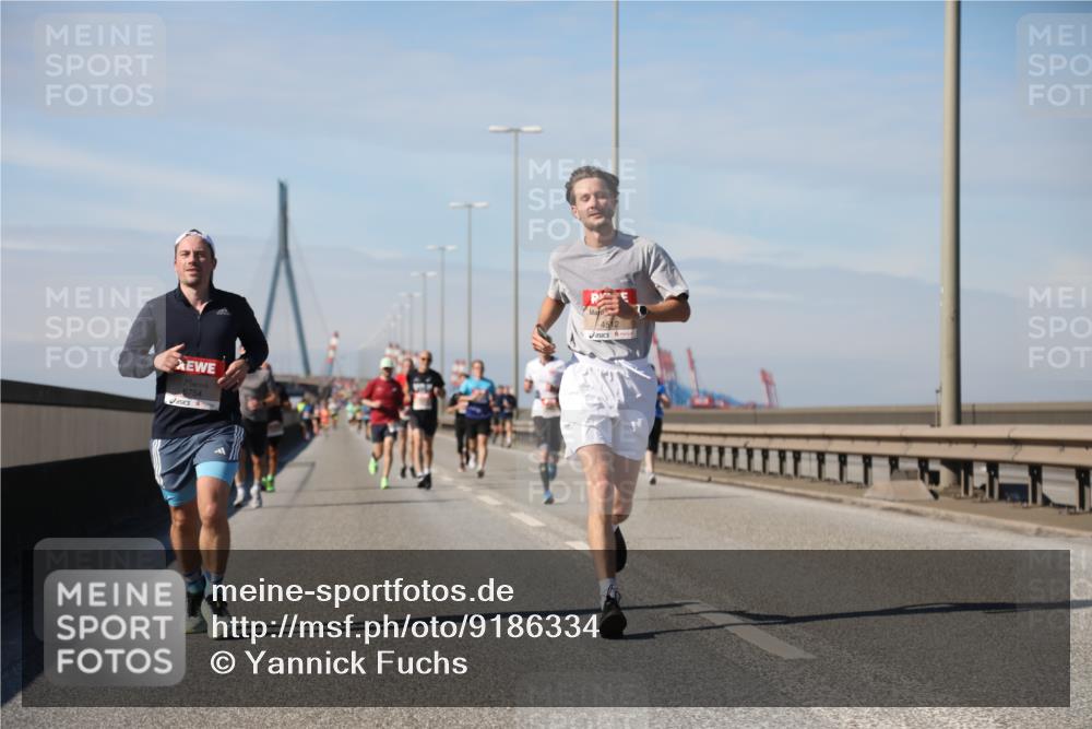 03.10.2025 - Köhlbrandbrückenlauf Yannick Fuchs http://msf.ph/oto/9186334 03.10.2025 11:44:33 Position 3 6754 meine-sportfotos.de