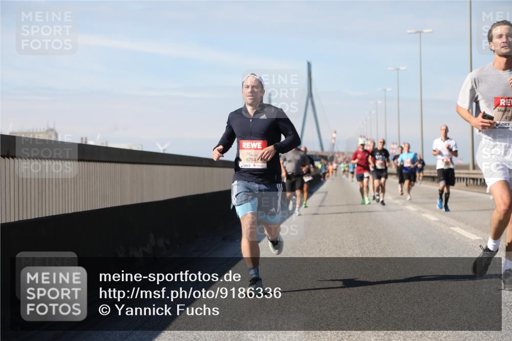 03.10.2025 - Köhlbrandbrückenlauf Yannick Fuchs http://msf.ph/oto/9186336 03.10.2025 11:44:33 Position 3 6754, 451 meine-sportfotos.de