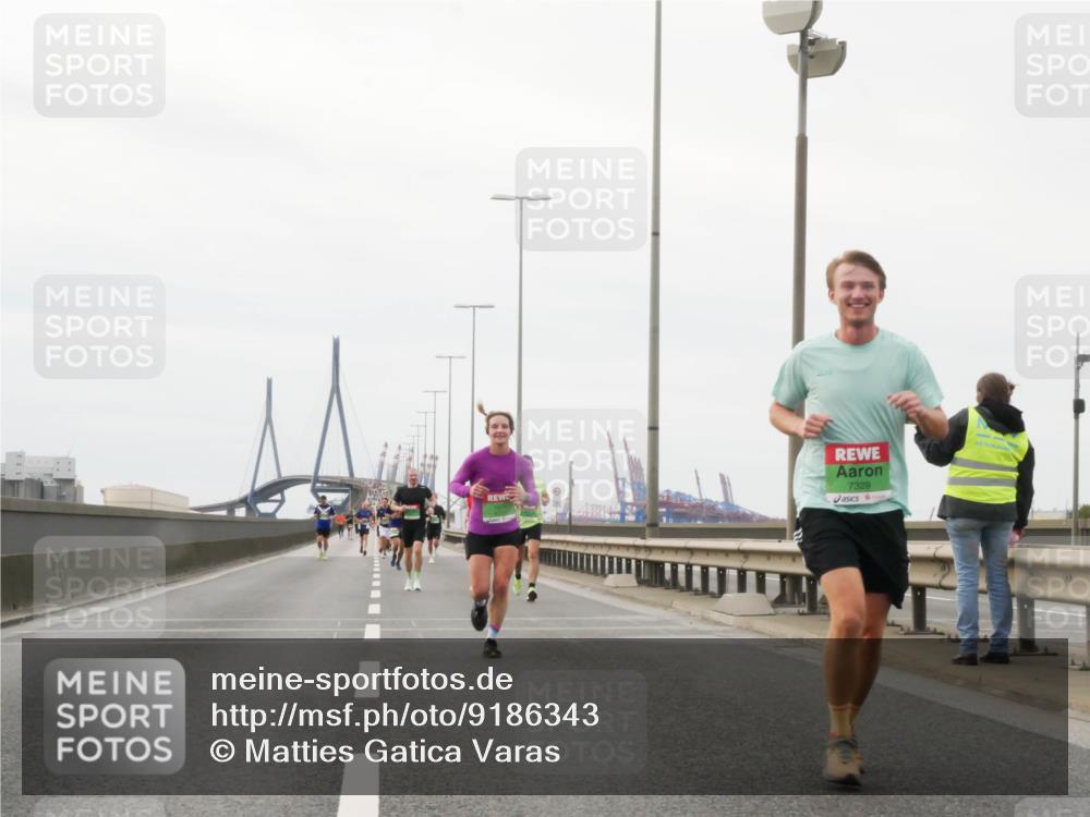 03.10.2025 - Köhlbrandbrückenlauf Matties Gatica Varas http://msf.ph/oto/9186343 03.10.2025 15:46:02 Position 3 7329 meine-sportfotos.de