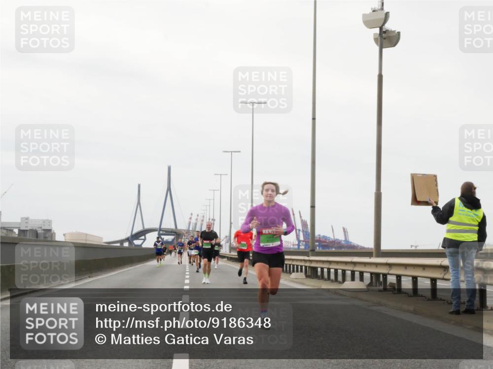 03.10.2025 - Köhlbrandbrückenlauf Matties Gatica Varas http://msf.ph/oto/9186348 03.10.2025 15:46:03 Position 3 9717 meine-sportfotos.de