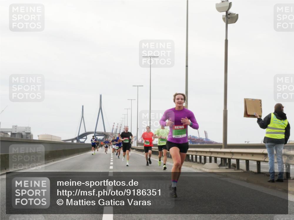 03.10.2025 - Köhlbrandbrückenlauf Matties Gatica Varas http://msf.ph/oto/9186351 03.10.2025 15:46:04 Position 3 9717 meine-sportfotos.de