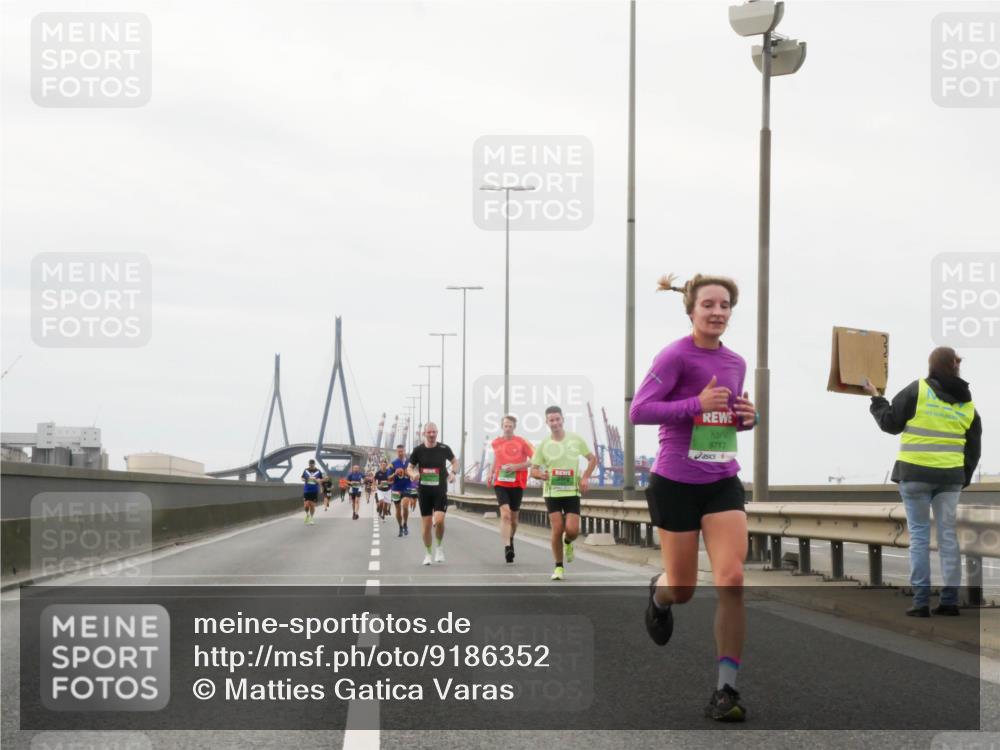 03.10.2025 - Köhlbrandbrückenlauf Matties Gatica Varas http://msf.ph/oto/9186352 03.10.2025 15:46:04 Position 3 9717 meine-sportfotos.de