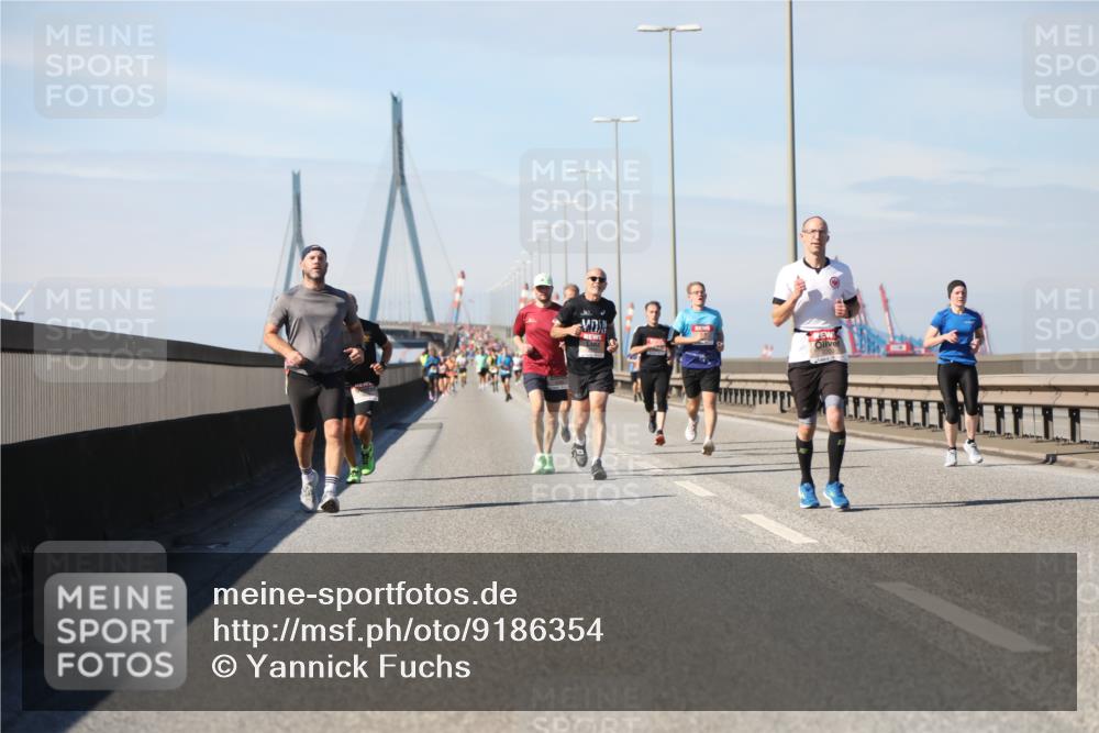 03.10.2025 - Köhlbrandbrückenlauf Yannick Fuchs http://msf.ph/oto/9186354 03.10.2025 11:44:35 Position 3  meine-sportfotos.de