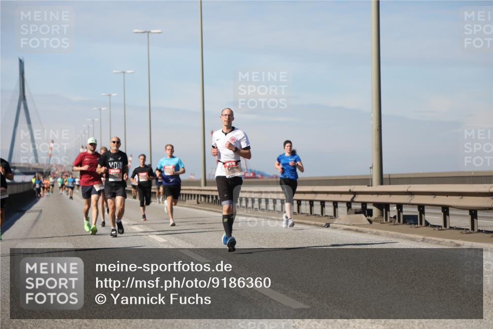 03.10.2025 - Köhlbrandbrückenlauf Yannick Fuchs http://msf.ph/oto/9186360 03.10.2025 11:44:35 Position 3  meine-sportfotos.de