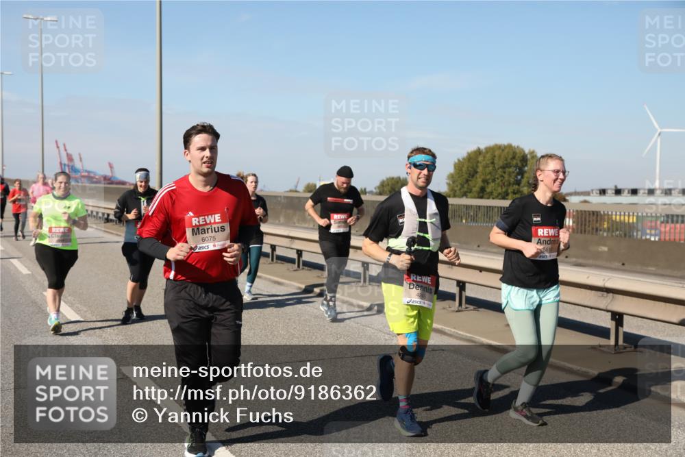 03.10.2025 - Köhlbrandbrückenlauf Yannick Fuchs http://msf.ph/oto/9186362 03.10.2025 12:05:35 Position 3 6075, 4245, 561 meine-sportfotos.de