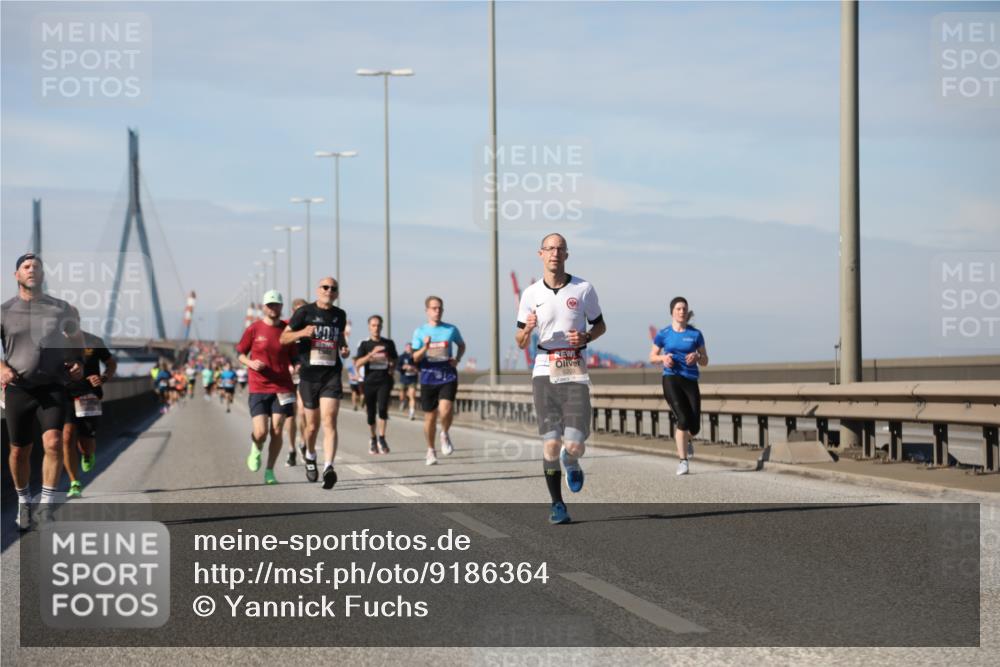 03.10.2025 - Köhlbrandbrückenlauf Yannick Fuchs http://msf.ph/oto/9186364 03.10.2025 11:44:36 Position 3  meine-sportfotos.de