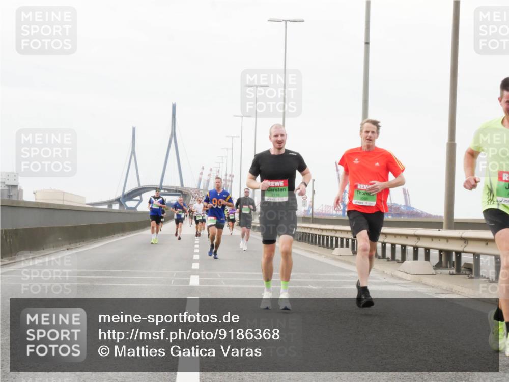 03.10.2025 - Köhlbrandbrückenlauf Matties Gatica Varas http://msf.ph/oto/9186368 03.10.2025 15:46:08 Position 3 7116, 9568 meine-sportfotos.de