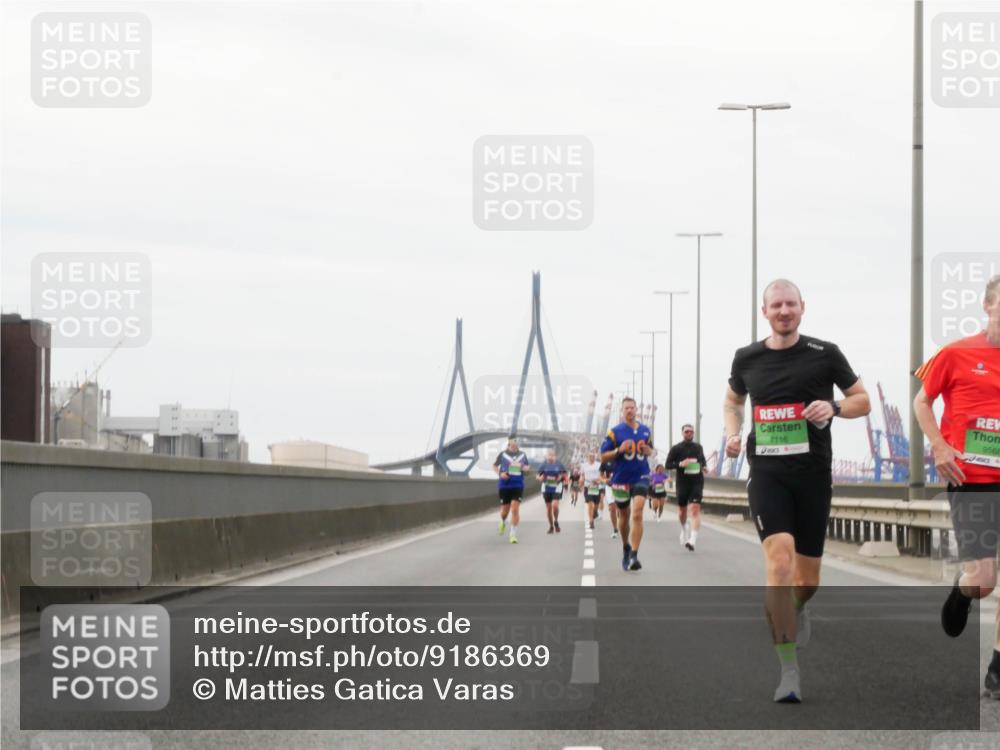 03.10.2025 - Köhlbrandbrückenlauf Matties Gatica Varas http://msf.ph/oto/9186369 03.10.2025 15:46:08 Position 3 7116, 9568, 95 meine-sportfotos.de