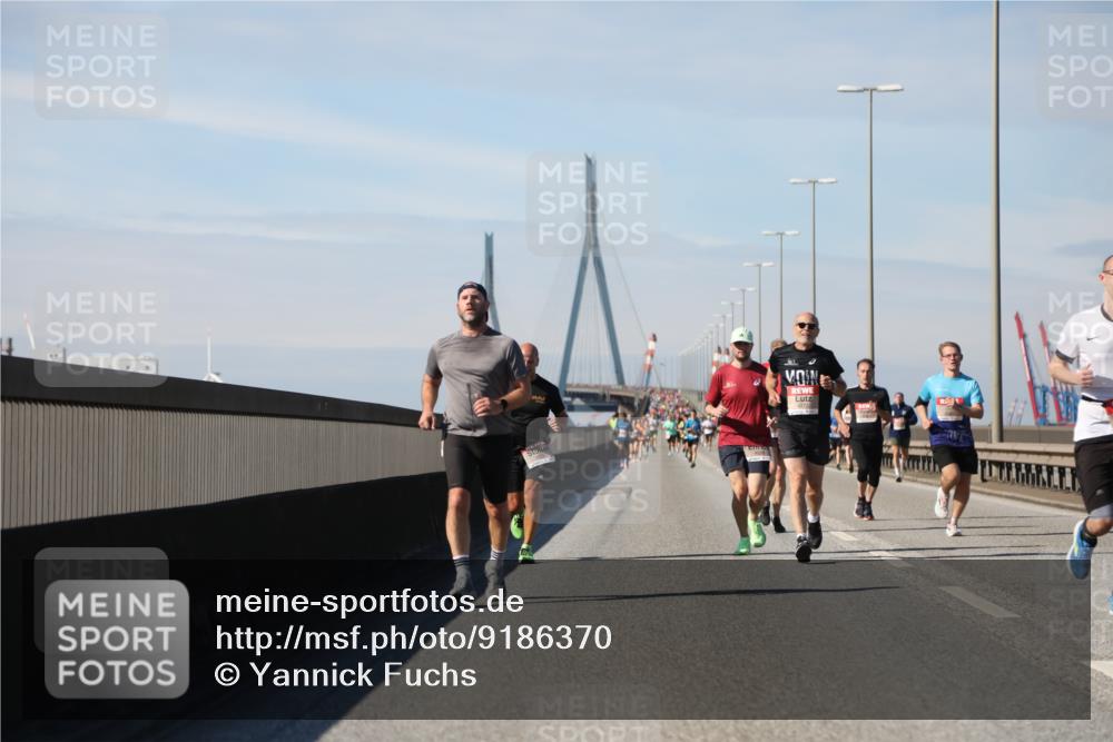 03.10.2025 - Köhlbrandbrückenlauf Yannick Fuchs http://msf.ph/oto/9186370 03.10.2025 11:44:36 Position 3  meine-sportfotos.de