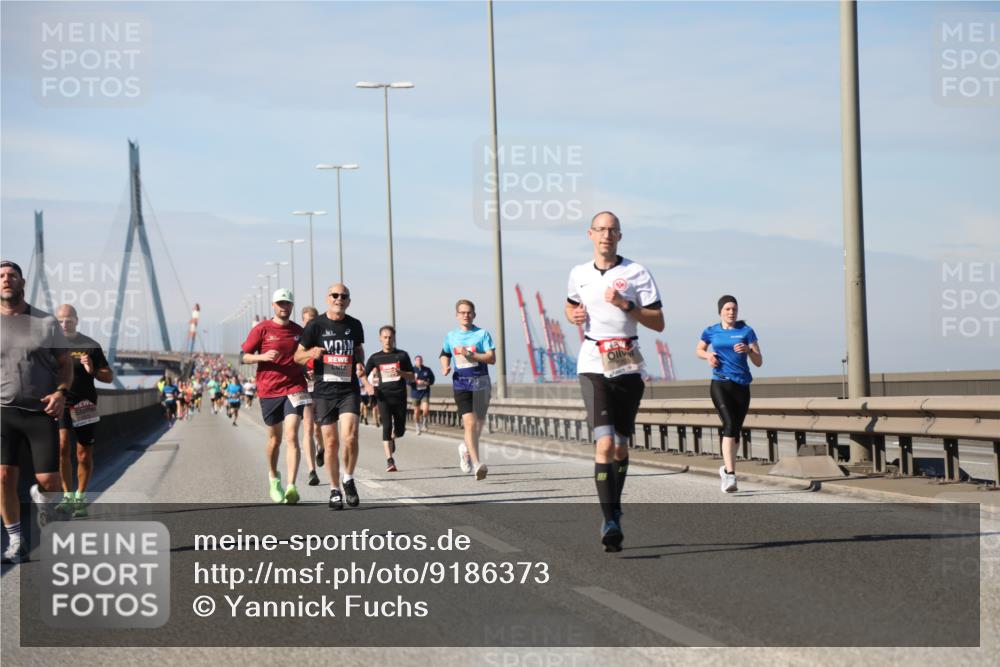 03.10.2025 - Köhlbrandbrückenlauf Yannick Fuchs http://msf.ph/oto/9186373 03.10.2025 11:44:36 Position 3  meine-sportfotos.de