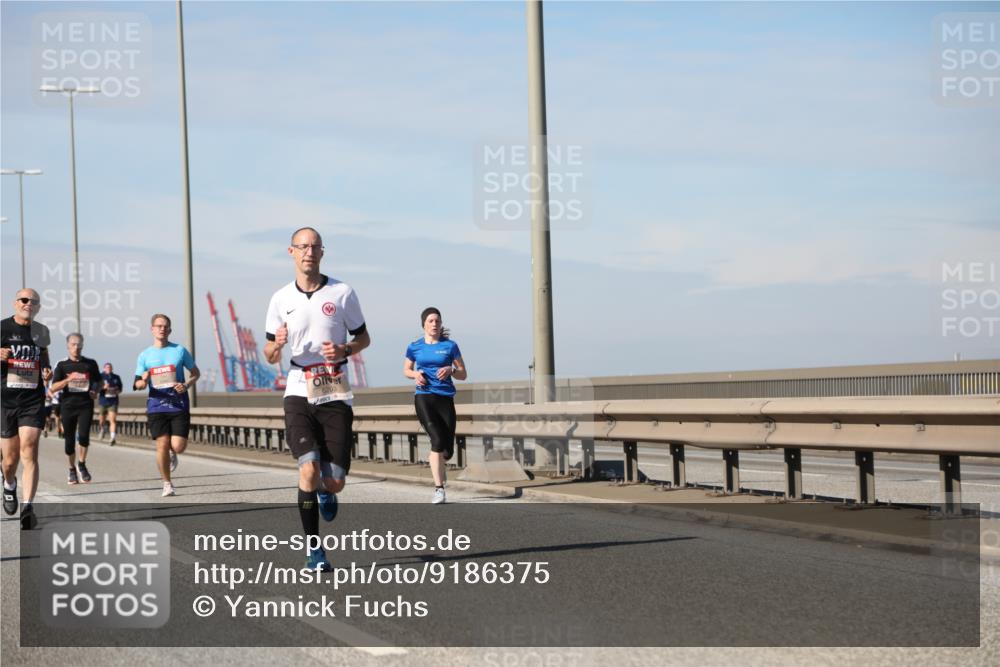 03.10.2025 - Köhlbrandbrückenlauf Yannick Fuchs http://msf.ph/oto/9186375 03.10.2025 11:44:36 Position 3 6203 meine-sportfotos.de
