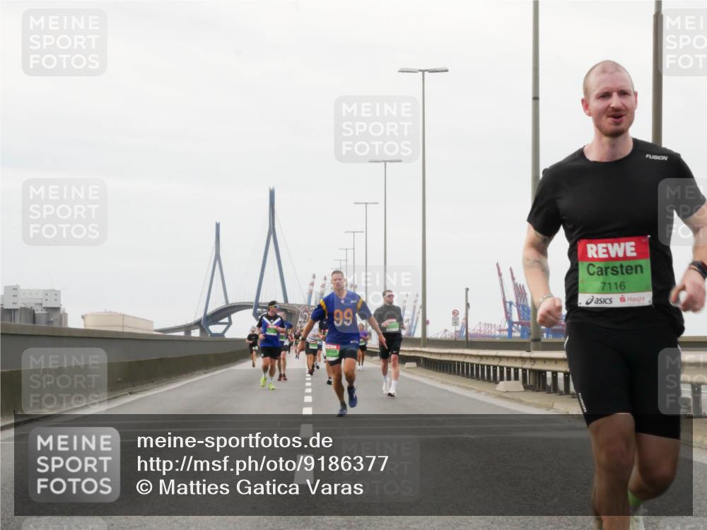 03.10.2025 - Köhlbrandbrückenlauf Matties Gatica Varas http://msf.ph/oto/9186377 03.10.2025 15:46:10 Position 3 99, 7116 meine-sportfotos.de