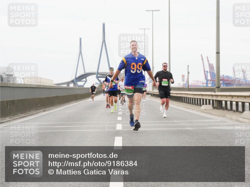 03.10.2025 - Köhlbrandbrückenlauf Matties Gatica Varas http://msf.ph/oto/9186384 03.10.2025 15:46:11 Position 3 66 meine-sportfotos.de