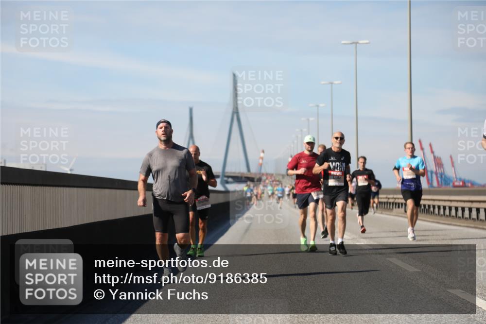 03.10.2025 - Köhlbrandbrückenlauf Yannick Fuchs http://msf.ph/oto/9186385 03.10.2025 11:44:37 Position 3  meine-sportfotos.de