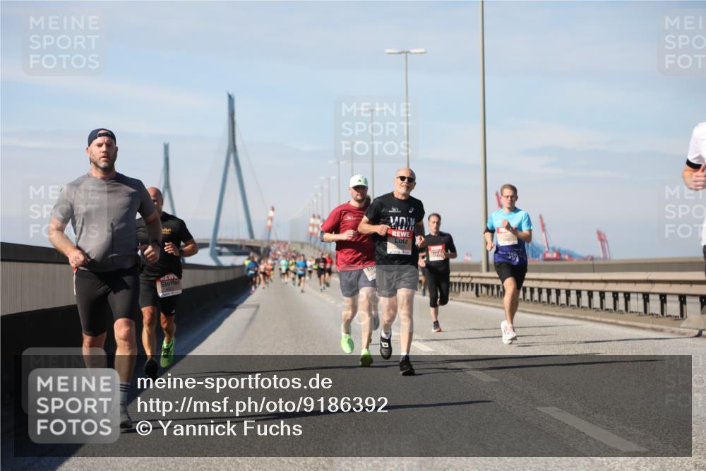 03.10.2025 - Köhlbrandbrückenlauf Yannick Fuchs http://msf.ph/oto/9186392 03.10.2025 11:44:38 Position 3  meine-sportfotos.de