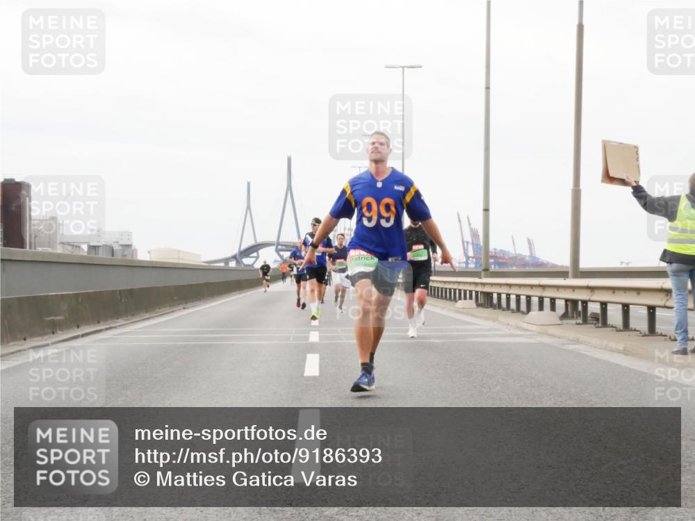 03.10.2025 - Köhlbrandbrückenlauf Matties Gatica Varas http://msf.ph/oto/9186393 03.10.2025 15:46:13 Position 3 99, 8812 meine-sportfotos.de