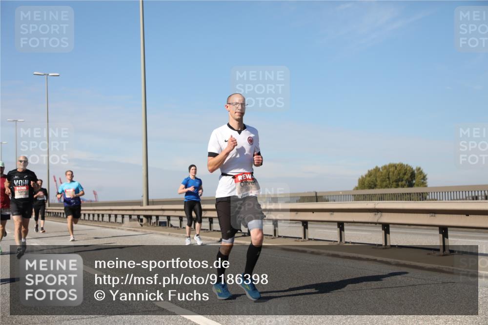 03.10.2025 - Köhlbrandbrückenlauf Yannick Fuchs http://msf.ph/oto/9186398 03.10.2025 11:44:38 Position 3 6203 meine-sportfotos.de