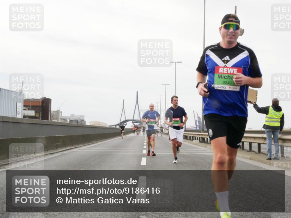 03.10.2025 - Köhlbrandbrückenlauf Matties Gatica Varas http://msf.ph/oto/9186416 03.10.2025 15:46:19 Position 3 9240 meine-sportfotos.de