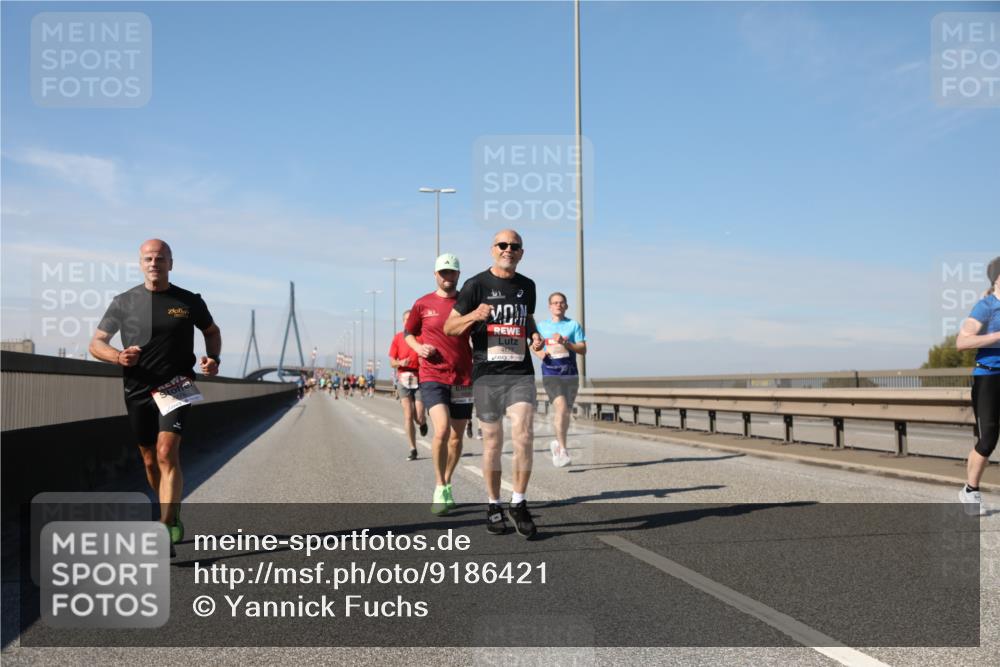 03.10.2025 - Köhlbrandbrückenlauf Yannick Fuchs http://msf.ph/oto/9186421 03.10.2025 11:44:41 Position 3  meine-sportfotos.de