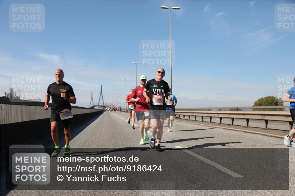 03.10.2025 - Köhlbrandbrückenlauf Yannick Fuchs http://msf.ph/oto/9186424 03.10.2025 11:44:41 Position 3 4177 meine-sportfotos.de